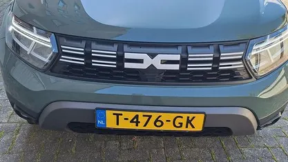 Gebruikt 2023 Dacia Duster Journey SUV | € 26.840 (Eerlijke prijs)