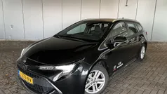 Zwart, metallic lak Gebruikt 2021 Toyota Corolla Active Stationwagen | € 23.099 (Eerlijke prijs)
