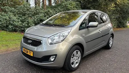 Grijs (metallic) Occasion 2013 Kia Venga Plus Hatchback | € 10.900 (Eerlijke prijs)