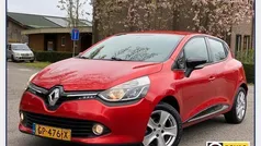 Rood Gebruikt 2015 Renault Clio IV Expression Hatchback | € 5.995 (Eerlijke prijs)