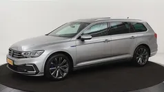 Grijs, metallic lak Gebruikt 2021 VW Passat GTE Stationwagen | € 19.400 (Goede deal)