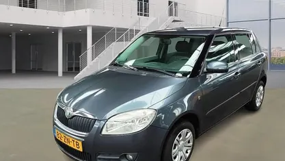 Grijs Gebruikt 2008 Skoda Fabia Ambiente Hatchback | € 2.299 (Eerlijke prijs)