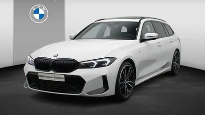 Wit Occasion 2024 BMW 330 M Sport Stationwagen | € 48.900 (Eerlijke prijs)