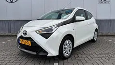 Gebruikt 2019 Toyota Aygo X-play Hatchback | € 11.245 (Eerlijke prijs)