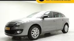 Grijs, metallic lak Gebruikt 2013 Renault Mégane GrandTour Bose Edition Stationwagen | € 3.990 (Eerlijke prijs)