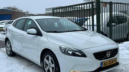 Wit Gebruikt 2013 Volvo V40 Kinetic Hatchback | € 8.499 (Goede deal)