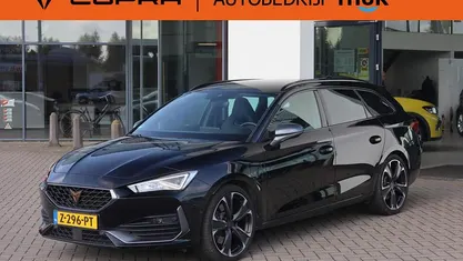 Zwart Occasion 2024 Cupra Leon VZ Stationwagen | € 24.950 (Goede deal)