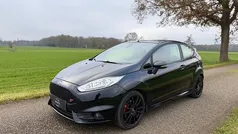 Zwart (metallic) Gebruikt 2013 Ford Fiesta ST Hatchback | € 9.250 (Eerlijke prijs)