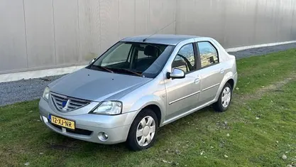 Grijs Occasion 2007 Dacia Logan Prestige Sedan | € 2.390 (Eerlijke prijs)