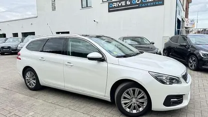 Wit Gebruikt 2018 Peugeot 308 Stationwagen | € 10.450 (Goede deal)