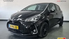 Zwart Gebruikt 2017 Toyota Yaris Hybrid Hatchback | € 16.850 (Eerlijke prijs)