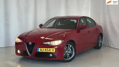 Rood Gebruikt 2017 Alfa Romeo Giulia Business Sedan | € 11.499 (Goede deal)