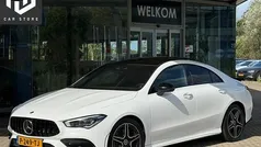 Wit Gebruikt 2022 Mercedes CLA200 AMG line Sedan | € 34.745 (Eerlijke prijs)