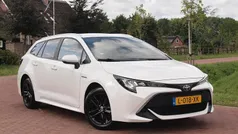 Wit Gebruikt 2021 Toyota Corolla Style Stationwagen | € 22.490 (Eerlijke prijs)