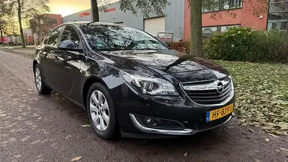 Zwart Gebruikt 2015 Opel Insignia Business Hatchback | € 5.500 (Eerlijke prijs)