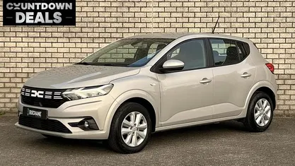 Grijs Gebruikt 2023 Dacia Sandero Expression Hatchback | € 16.740 (Eerlijke prijs)