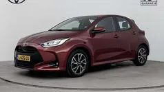 Rood Gebruikt 2021 Toyota Yaris Hatchback | € 18.895 (Eerlijke prijs)