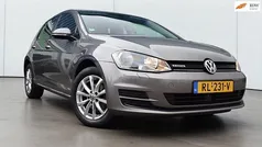 Grijs Gebruikt 2016 VW Golf VII Trendline Hatchback | € 10.988 (Super prijs)