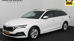 Wit Gebruikt 2022 Skoda Octavia Business Line Stationwagen | € 14.750 (Goede deal)
