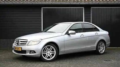 Grijs (metallic) Gebruikt 2009 Mercedes C350 Avantgarde Sedan | € 4.950 (Eerlijke prijs)