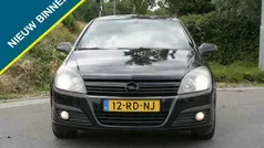 Zwart Gebruikt 2005 Opel Astra Sport Hatchback | € 1.499 (Eerlijke prijs)