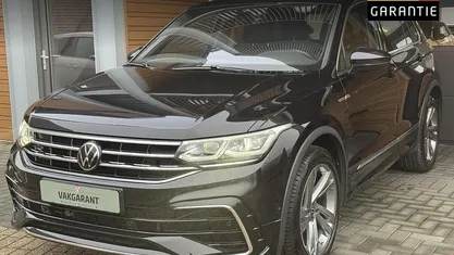 Gebruikt 2023 VW Tiguan R-line SUV | € 40.749 (Eerlijke prijs)