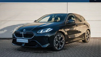 Gebruikt 2025 BMW 120 M Sport Hatchback | € 37.250 (Eerlijke prijs)