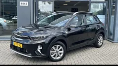 Zwart Gebruikt 2023 Kia Stonic SUV | € 24.450 (Eerlijke prijs)