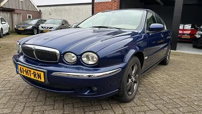 Blauw (metallic) Occasion 2001 Jaguar X-type Executive Sedan | € 2.950 (Eerlijke prijs)
