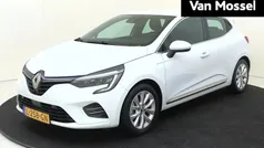 Gebruikt 2021 Renault Clio V Intens Hatchback | € 20.935 (Eerlijke prijs)