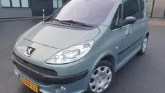 Grijs Gebruikt 2005 Peugeot 1007 Hatchback | € 1.750 (Eerlijke prijs)