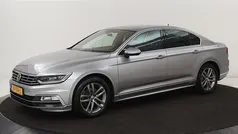 Grijs Gebruikt 2019 VW Passat R-line Sedan | € 18.900 (Eerlijke prijs)