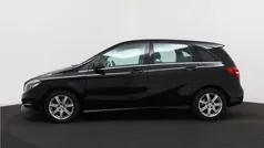 Zwart Gebruikt 2016 Mercedes B180 Prestige MPV | € 13.950 (Eerlijke prijs)