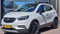 Wit, metallic lak Gebruikt 2018 Opel Mokka X Innovation SUV | € 17.950 (Eerlijke prijs)