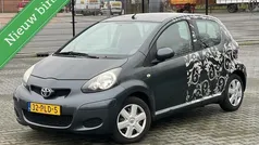 Grijs Gebruikt 2011 Toyota Aygo Comfort Hatchback | € 2.750 (Eerlijke prijs)