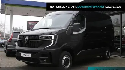 Noir nacre (donker zwart) Gebruikt 2024 Renault Master Van | € 33.395 (Eerlijke prijs)