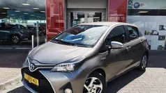 Bruin Gebruikt 2015 Toyota Yaris Hatchback | € 12.995 (Eerlijke prijs)