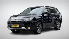Zwart Gebruikt 2015 Mitsubishi Outlander P-HEV Edition SUV | € 16.249 (Eerlijke prijs)