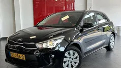 Zwart Gebruikt 2018 Kia Rio Hatchback | € 11.950 (Eerlijke prijs)