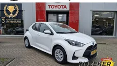 Wit Gebruikt 2022 Toyota Yaris Active Hatchback | € 20.900 (Eerlijke prijs)