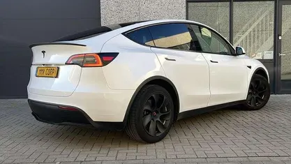 Occasion 2024 Tesla Model Y SUV | € 37.890 (Eerlijke prijs)