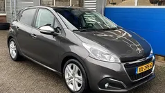 Grijs Gebruikt 2019 Peugeot 208 Signature Sky Hatchback | € 9.750 (Eerlijke prijs)