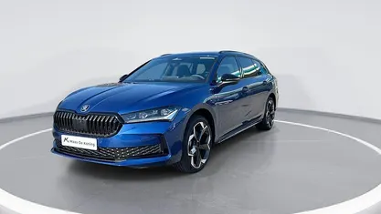 Blauw, metallic lak Occasion 2025 Skoda Superb Business Line Stationwagen | € 54.890 (Eerlijke prijs)