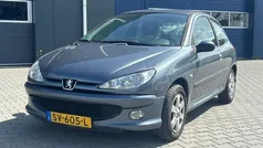 Grijs Gebruikt 2007 Peugeot 206 Forever Hatchback | € 999 (Eerlijke prijs)