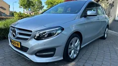 Grijs, metallic lak Gebruikt 2015 Mercedes B180 Ambition MPV | € 14.900 (Eerlijke prijs)