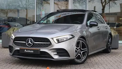 Grijs (metallic) Occasion 2020 Mercedes A180 AMG line Hatchback | € 24.900 (Eerlijke prijs)