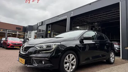 Occasion Renault Mégane IV LIMITED 140 PK (102 kW) 2019 Hatchback