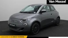 Grijs Gebruikt 2023 Fiat 500e La Prima Hatchback | € 23.900 (Eerlijke prijs)