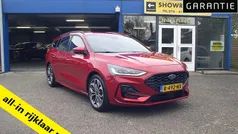 Rood Gebruikt 2022 Ford Focus ST-Line Stationwagen | € 22.850 (Eerlijke prijs)