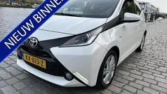 Wit Gebruikt 2016 Toyota Aygo Sport Hatchback | € 7.950 (Eerlijke prijs)